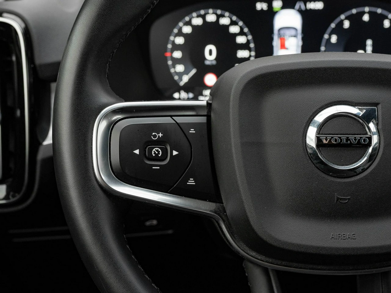 Volvo XC 40 - Zdjęcie 15