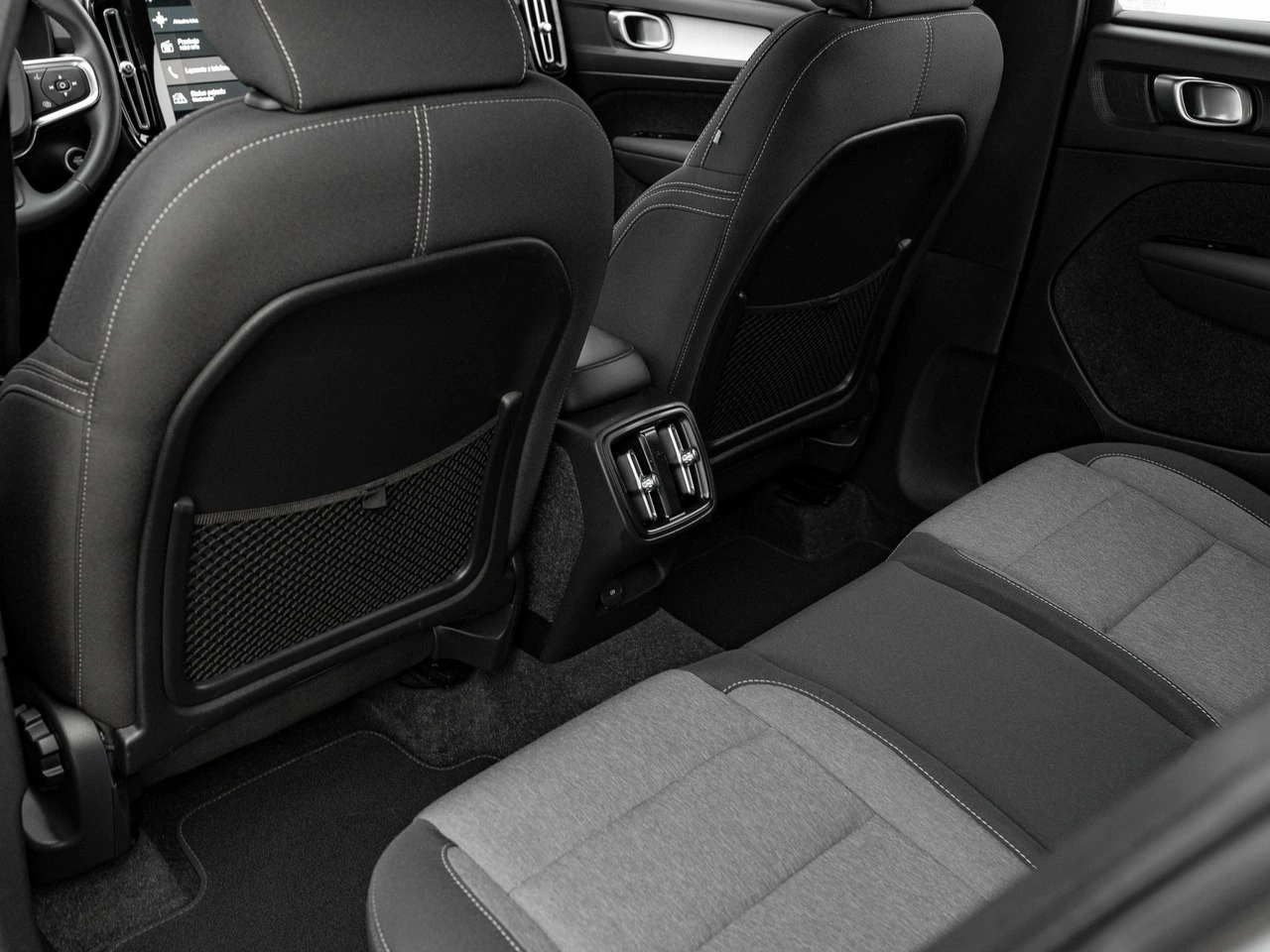 Volvo XC 40 - Zdjęcie 24