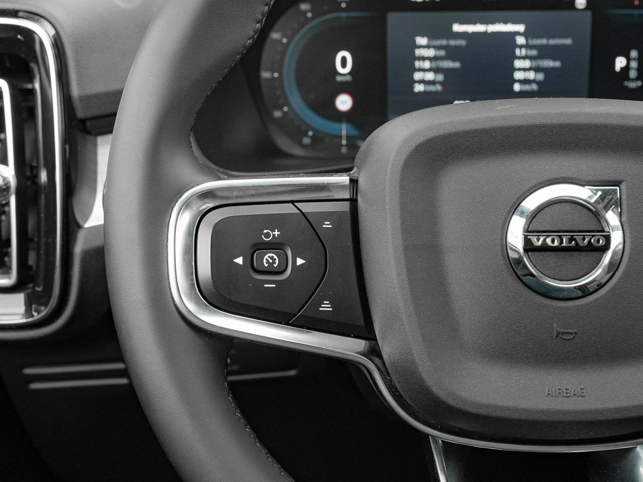 Volvo XC 40 - Zdjęcie 14