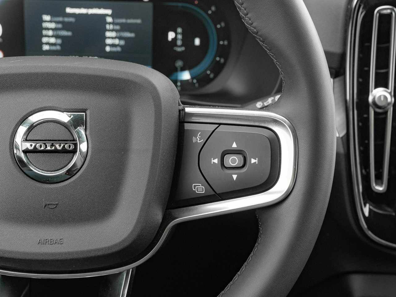 Volvo XC 40 - Zdjęcie 15