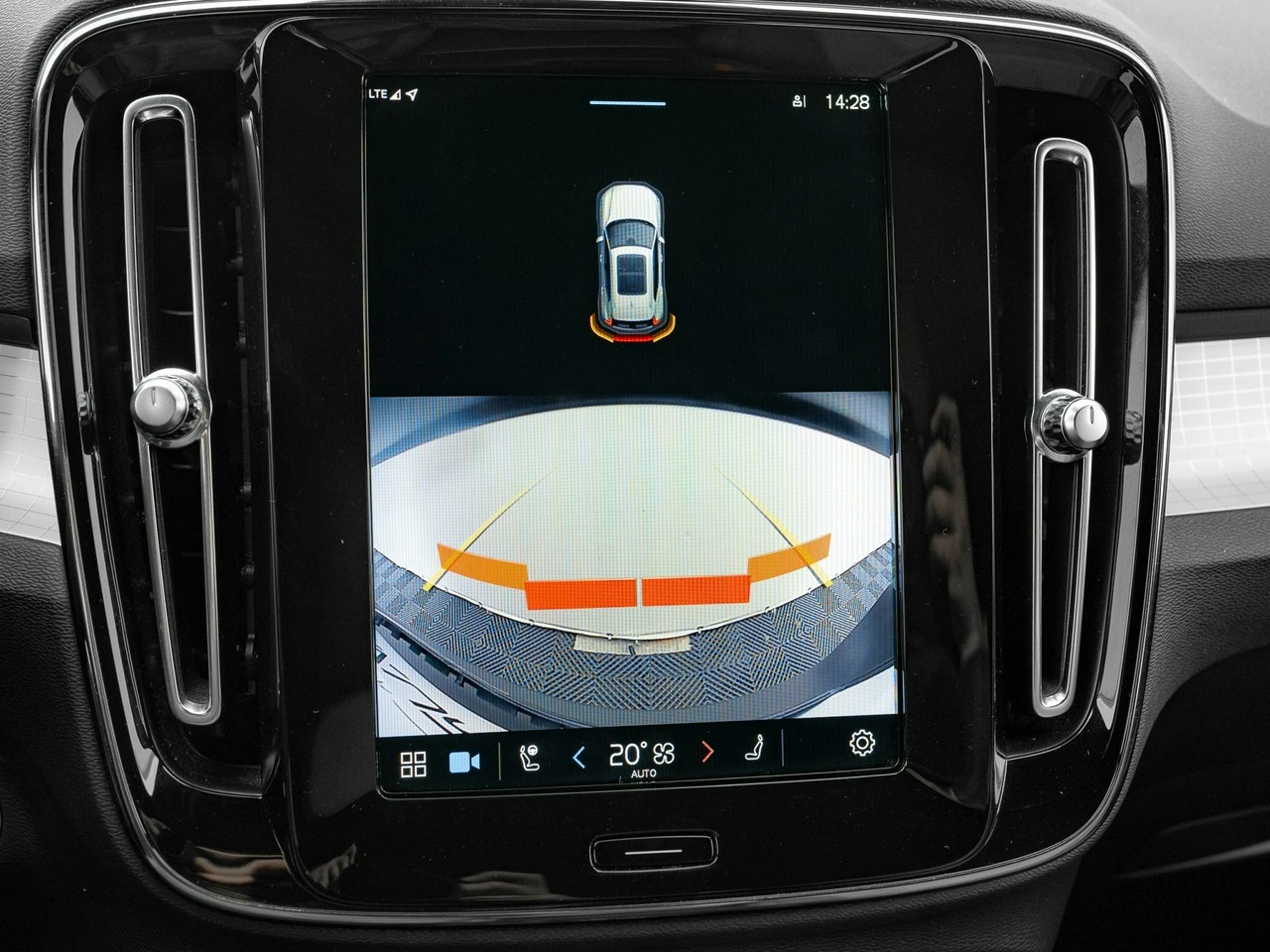 Volvo XC 40 - Zdjęcie 20