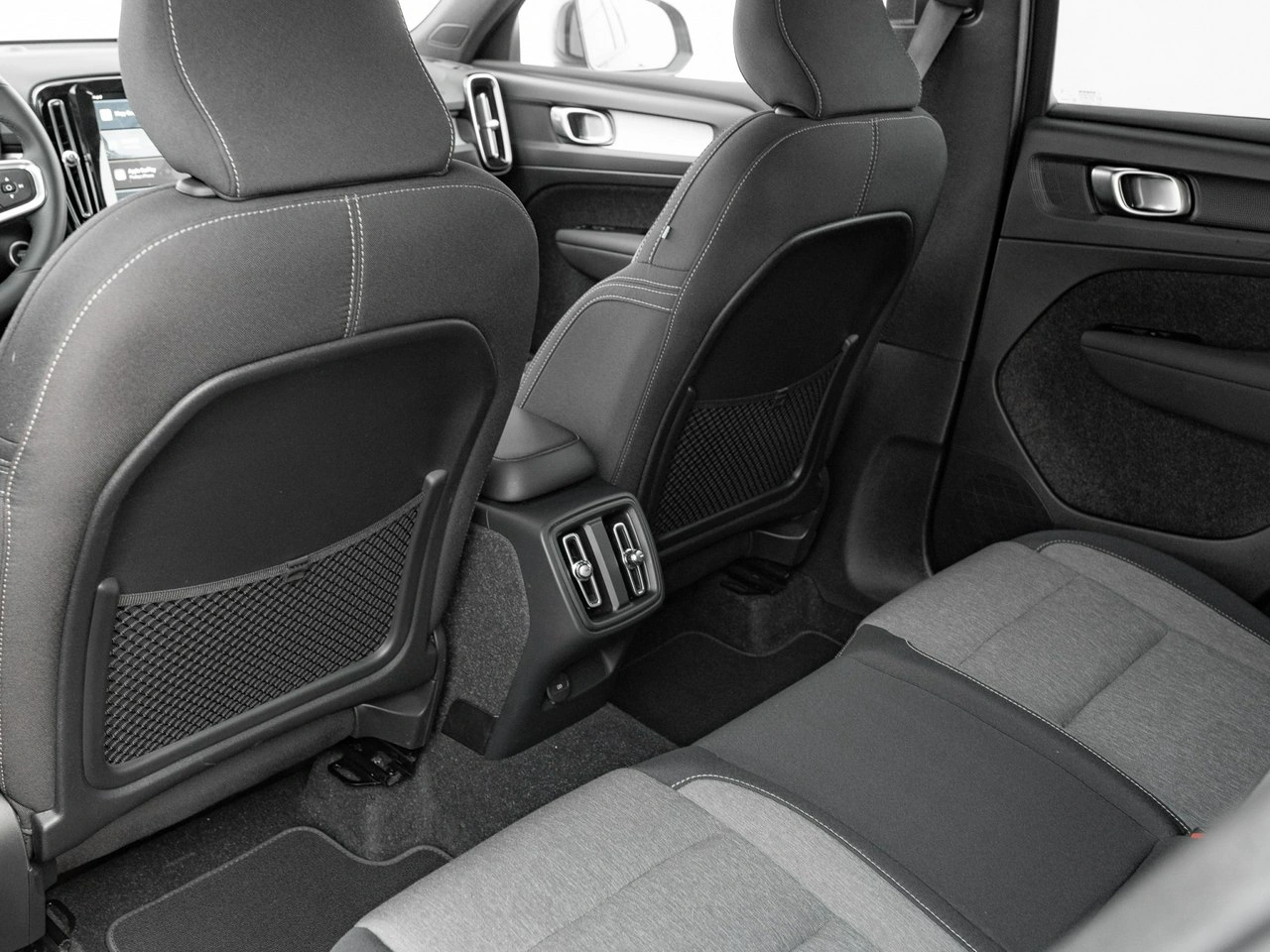 Volvo XC 40 - Zdjęcie 22