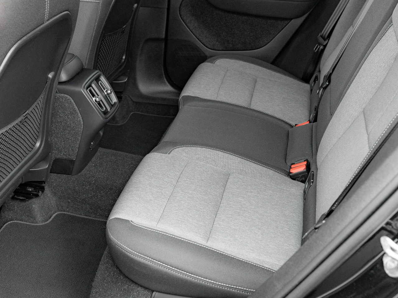 Volvo XC 40 - Zdjęcie 23