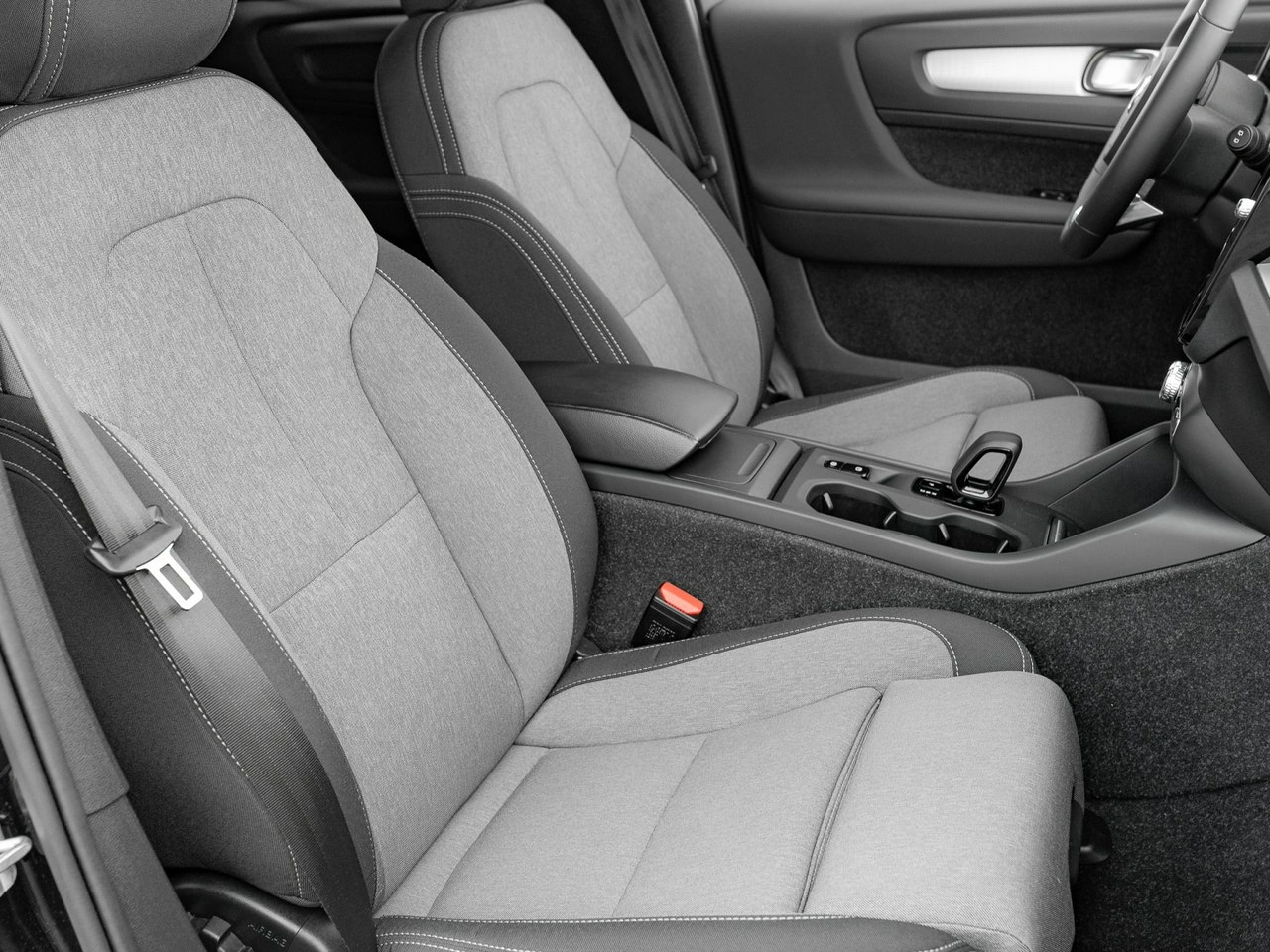 Volvo XC 40 - Zdjęcie 31