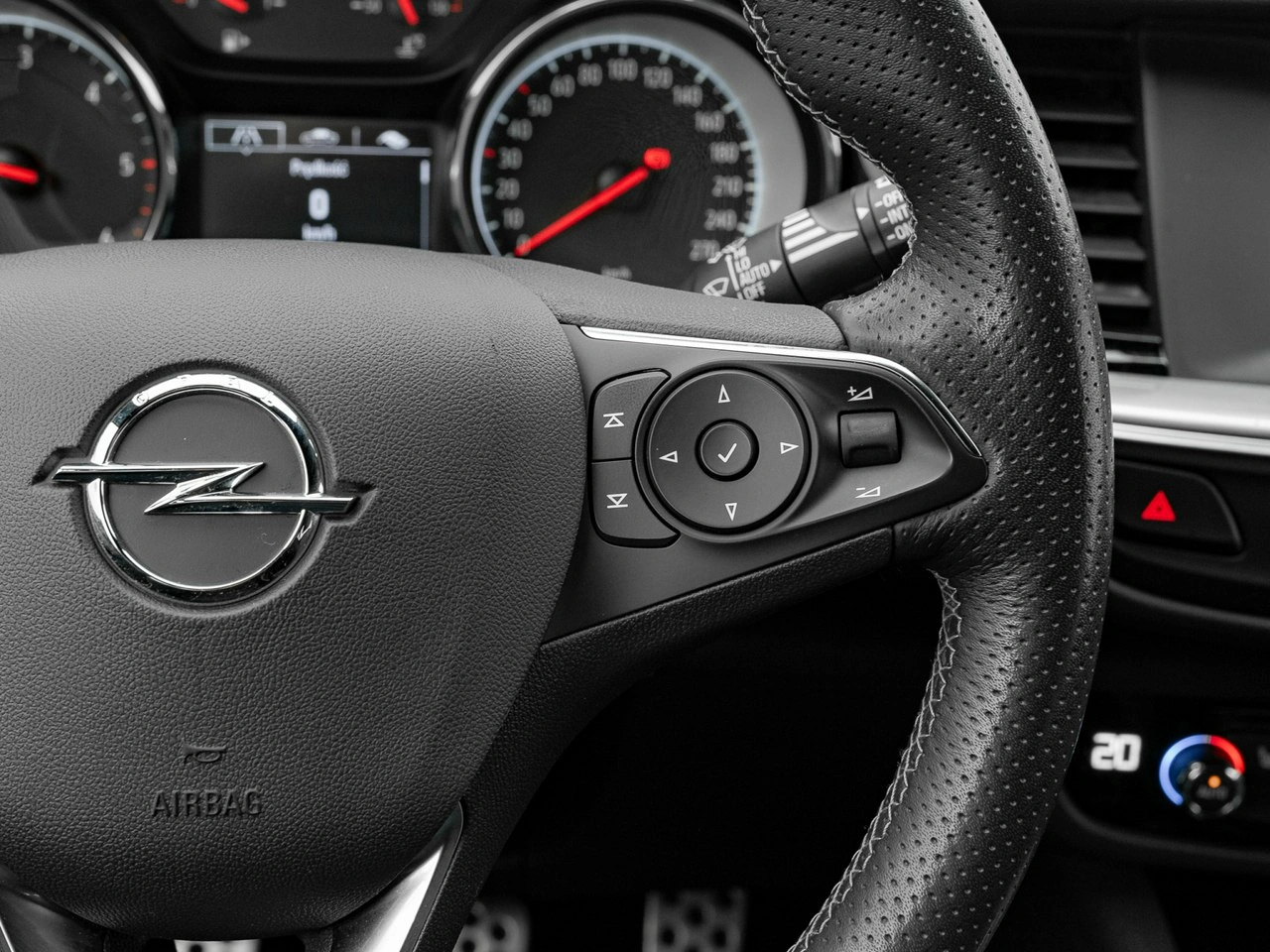 Opel Insignia - Zdjęcie 16