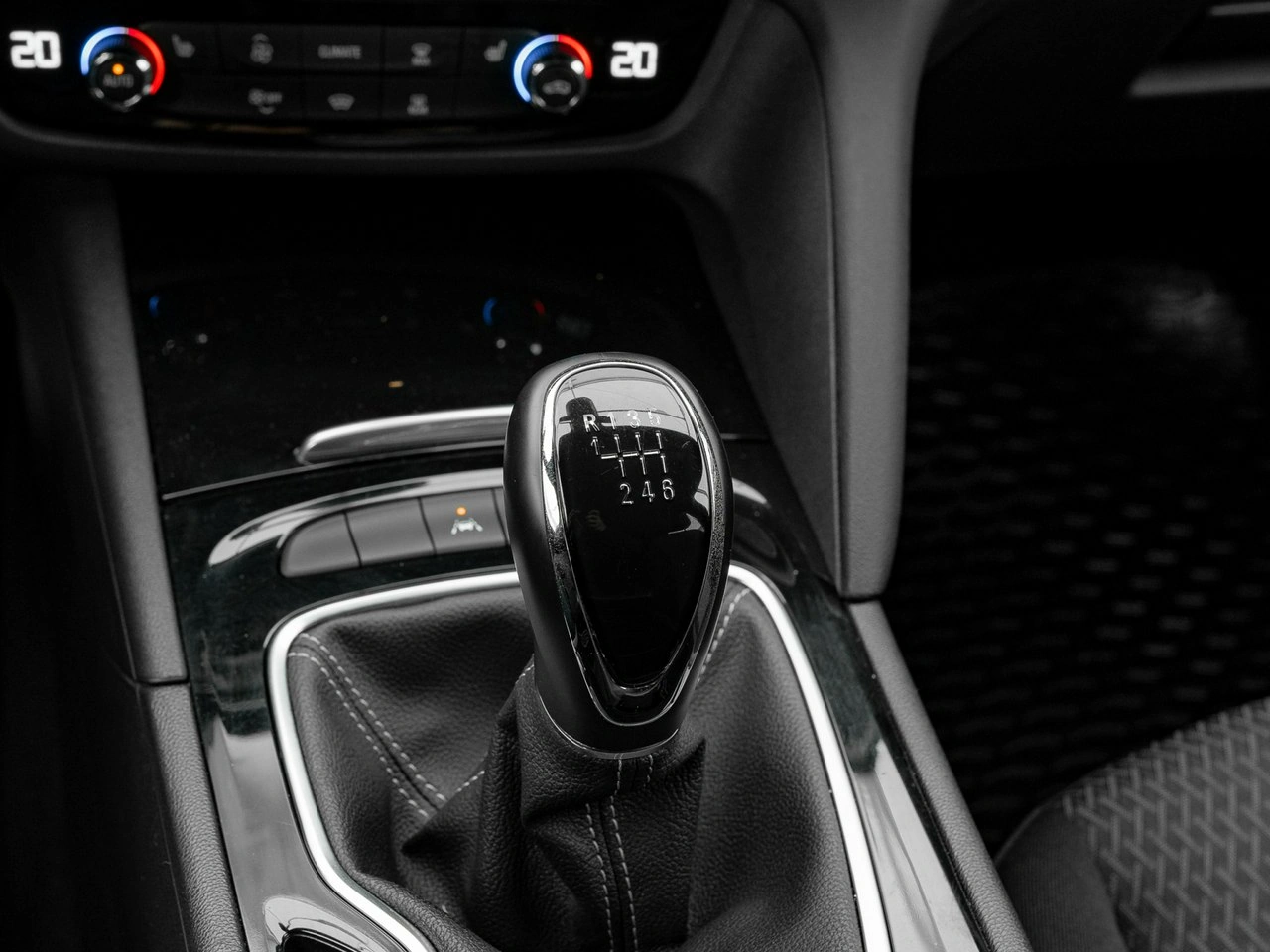 Opel Insignia - Zdjęcie 17