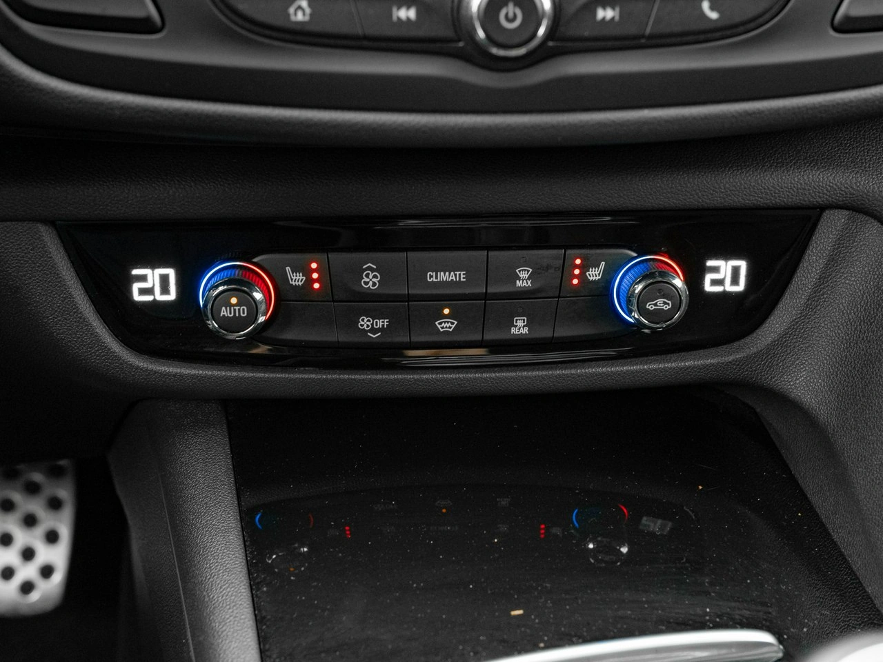 Opel Insignia - Zdjęcie 18