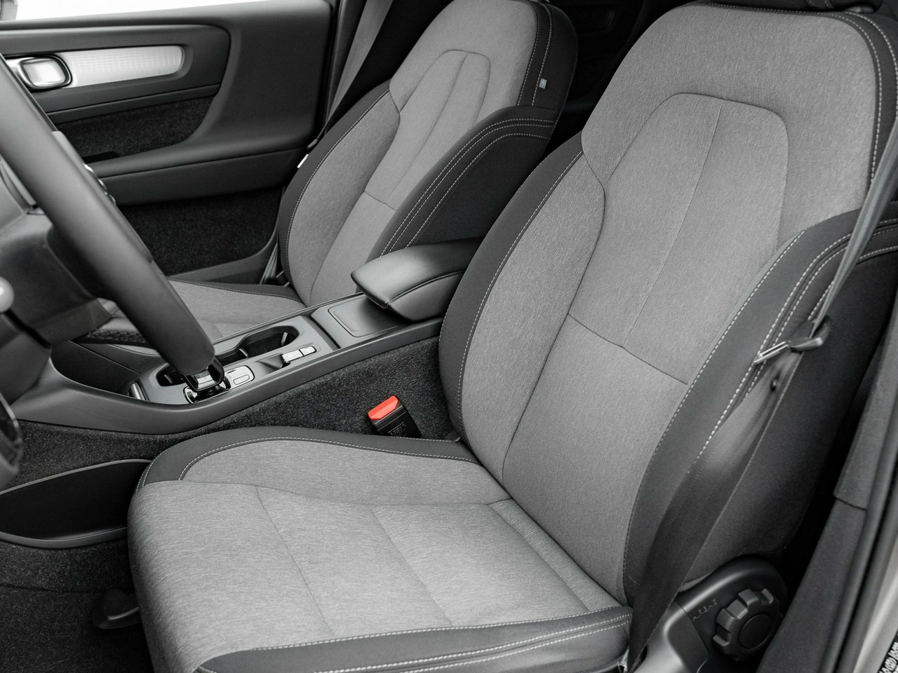 Volvo XC 40 - Zdjęcie 13