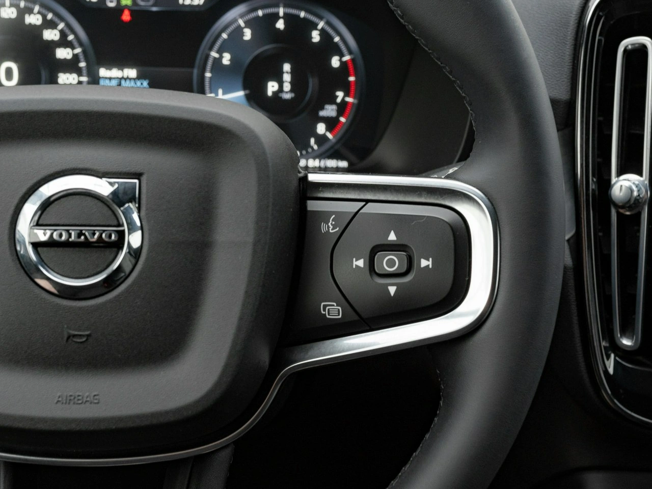 Volvo XC 40 - Zdjęcie 16