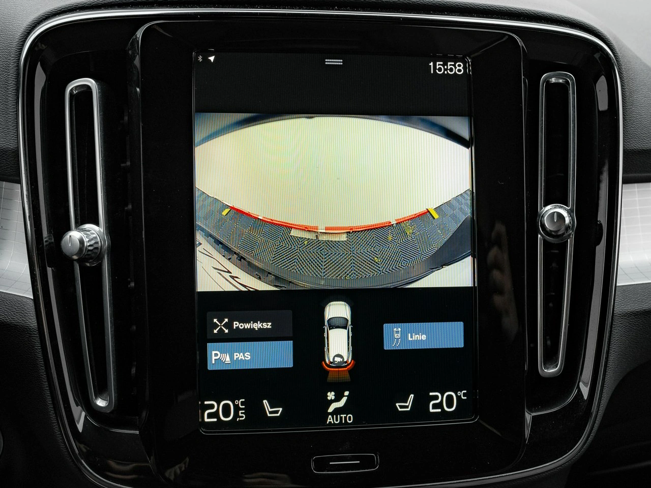 Volvo XC 40 - Zdjęcie 21