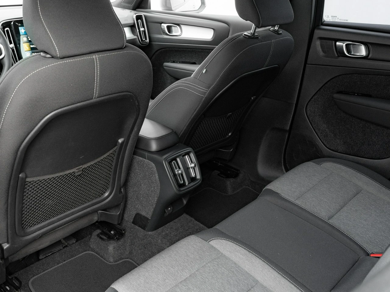 Volvo XC 40 - Zdjęcie 23