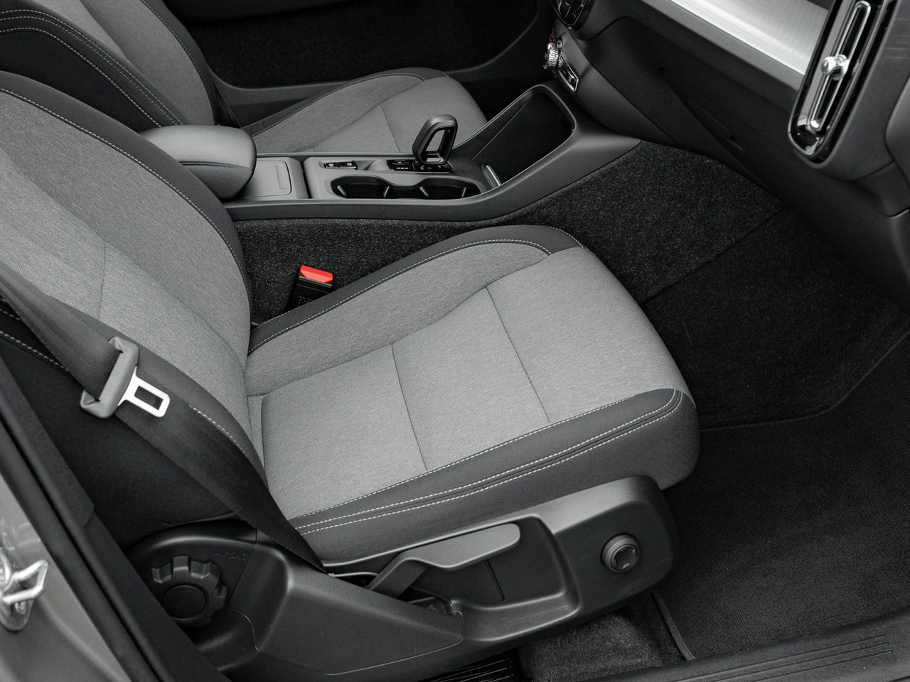 Volvo XC 40 - Zdjęcie 31