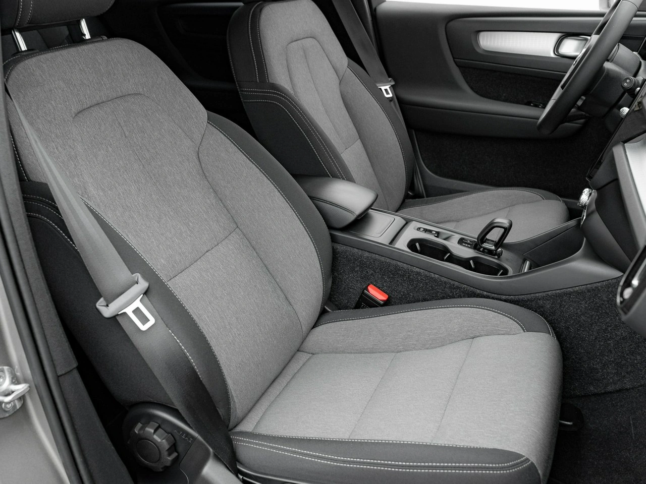 Volvo XC 40 - Zdjęcie 32