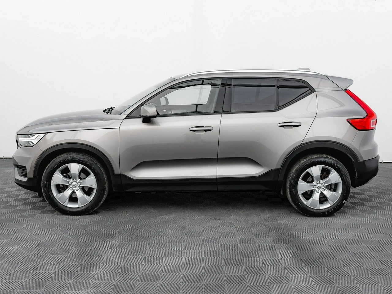 Volvo XC 40 - Zdjęcie 8