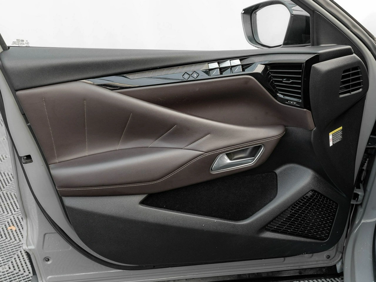 DS Automobiles DS 4 - Zdjęcie 11