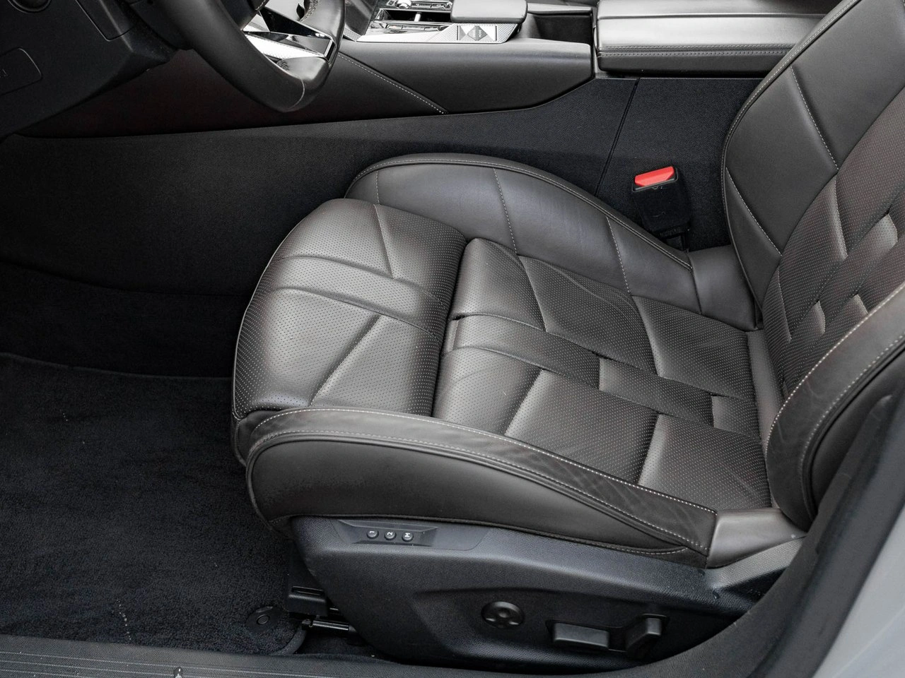 DS Automobiles DS 4 - Zdjęcie 12