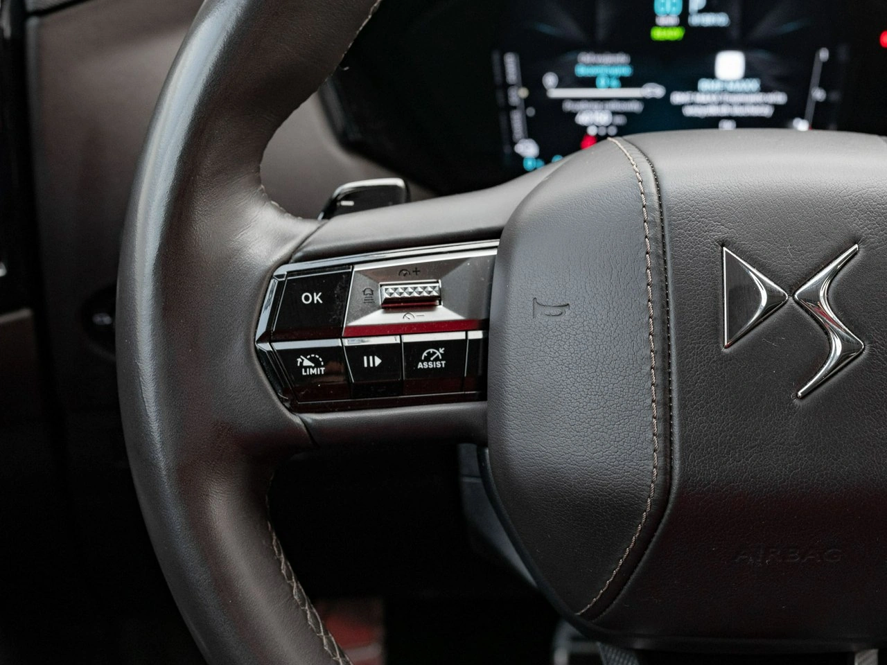 DS Automobiles DS 4 - Zdjęcie 15