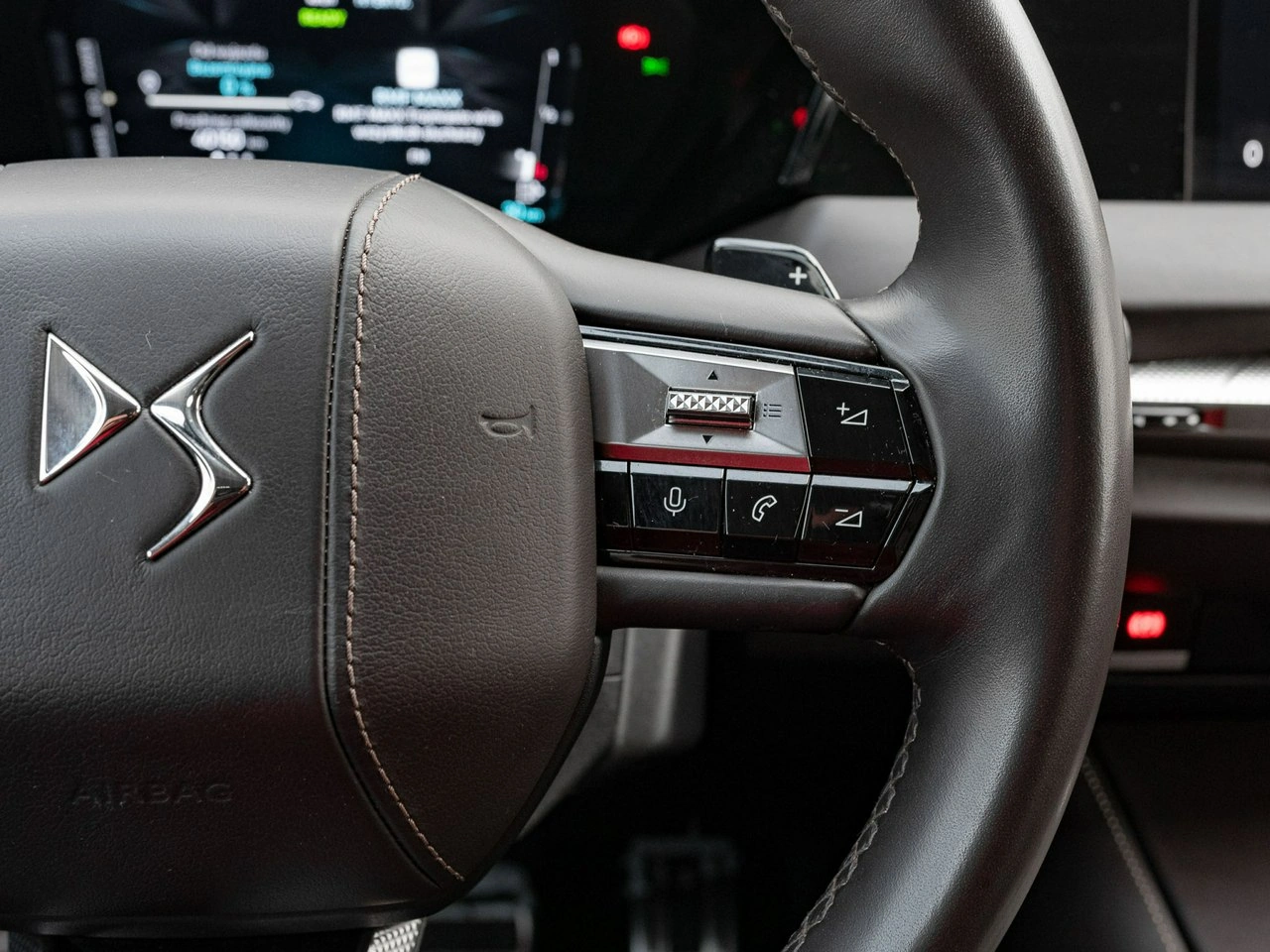 DS Automobiles DS 4 - Zdjęcie 16