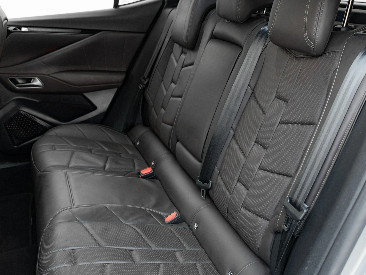 DS Automobiles DS 4 - Zdjęcie 24