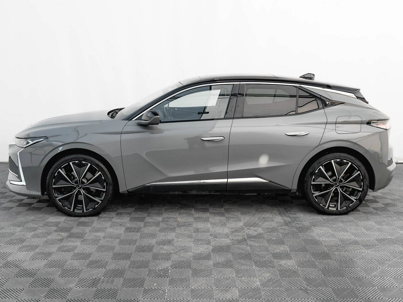 DS Automobiles DS 4 - Zdjęcie 8