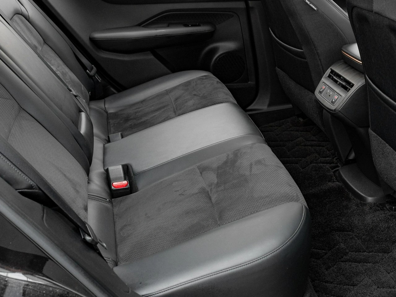 Nissan Ariya - Zdjęcie 31