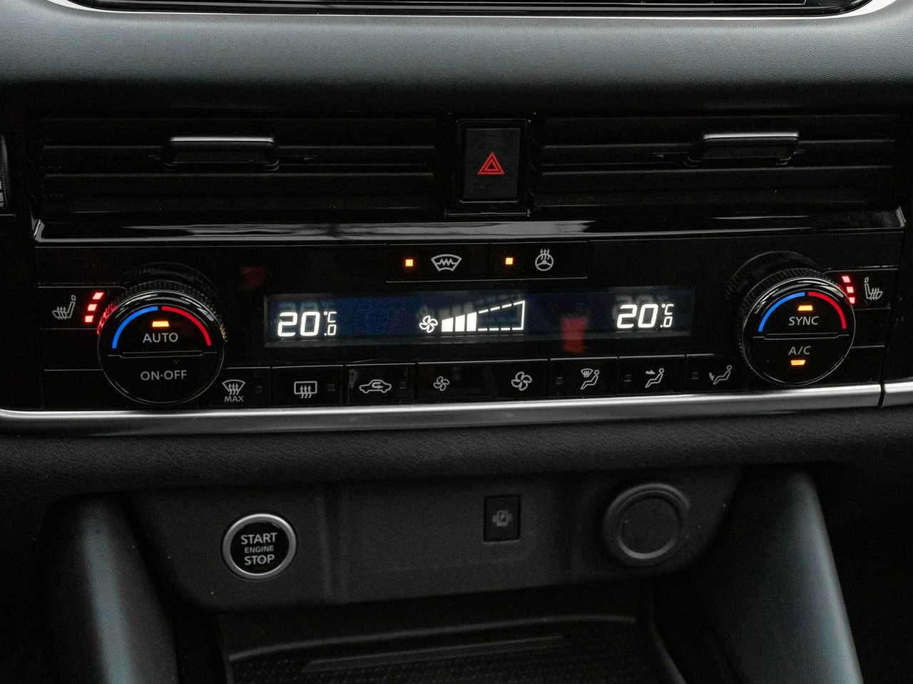 Nissan Qashqai - Zdjęcie 17