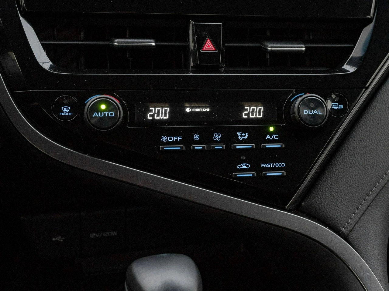 Toyota Camry - Zdjęcie 16