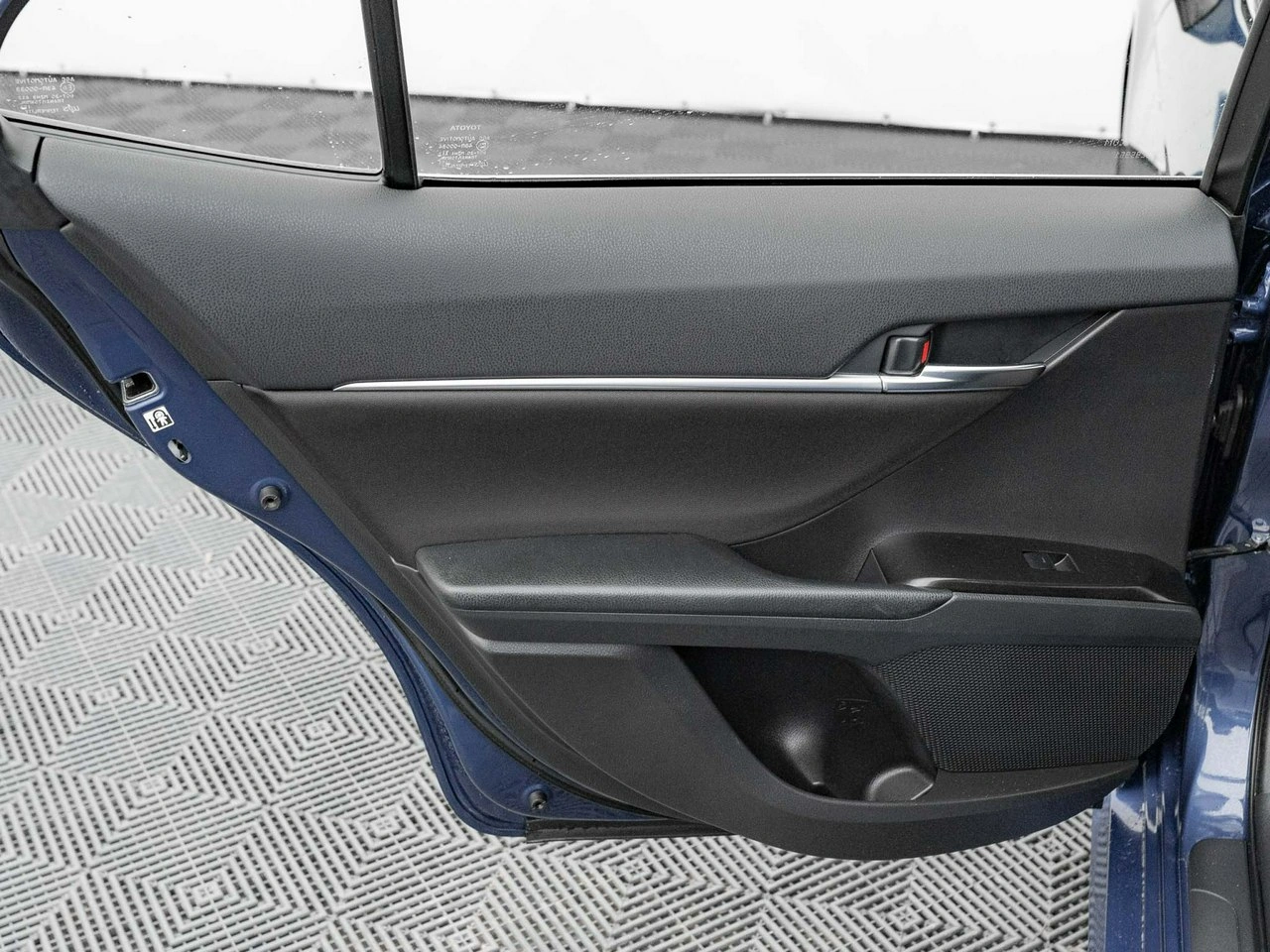 Toyota Camry - Zdjęcie 21