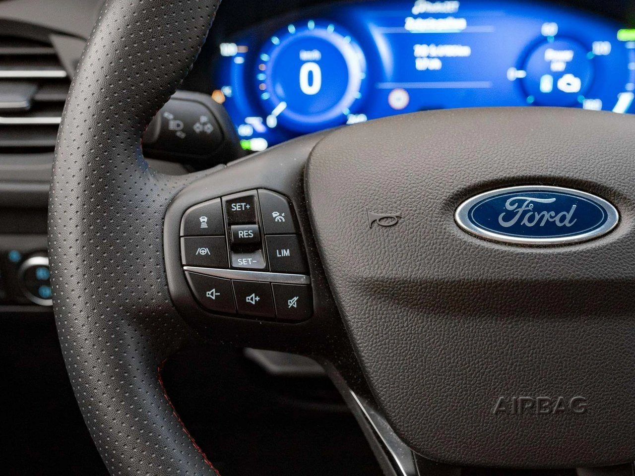 Ford Kuga - Zdjęcie 15