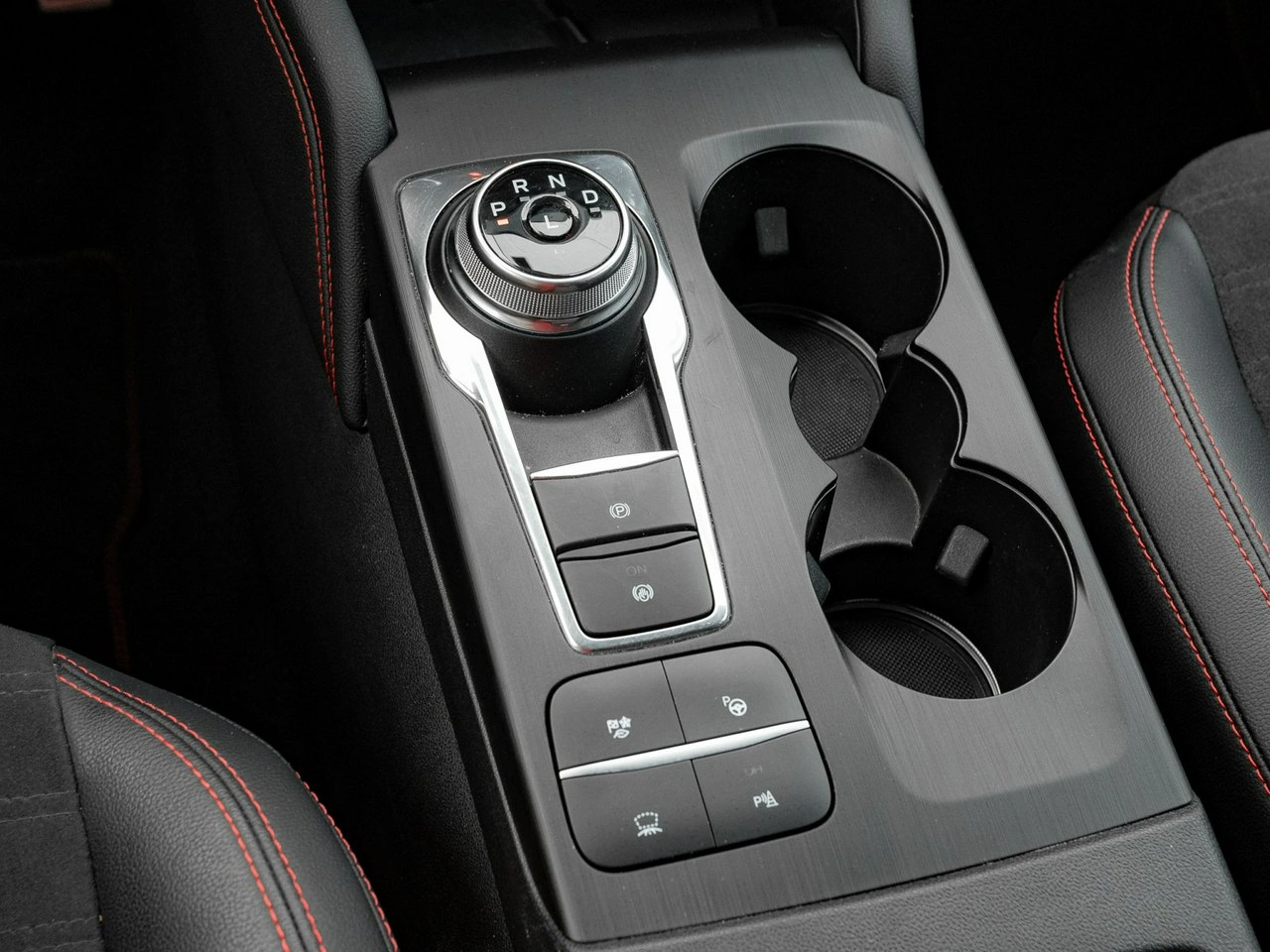 Ford Kuga - Zdjęcie 17