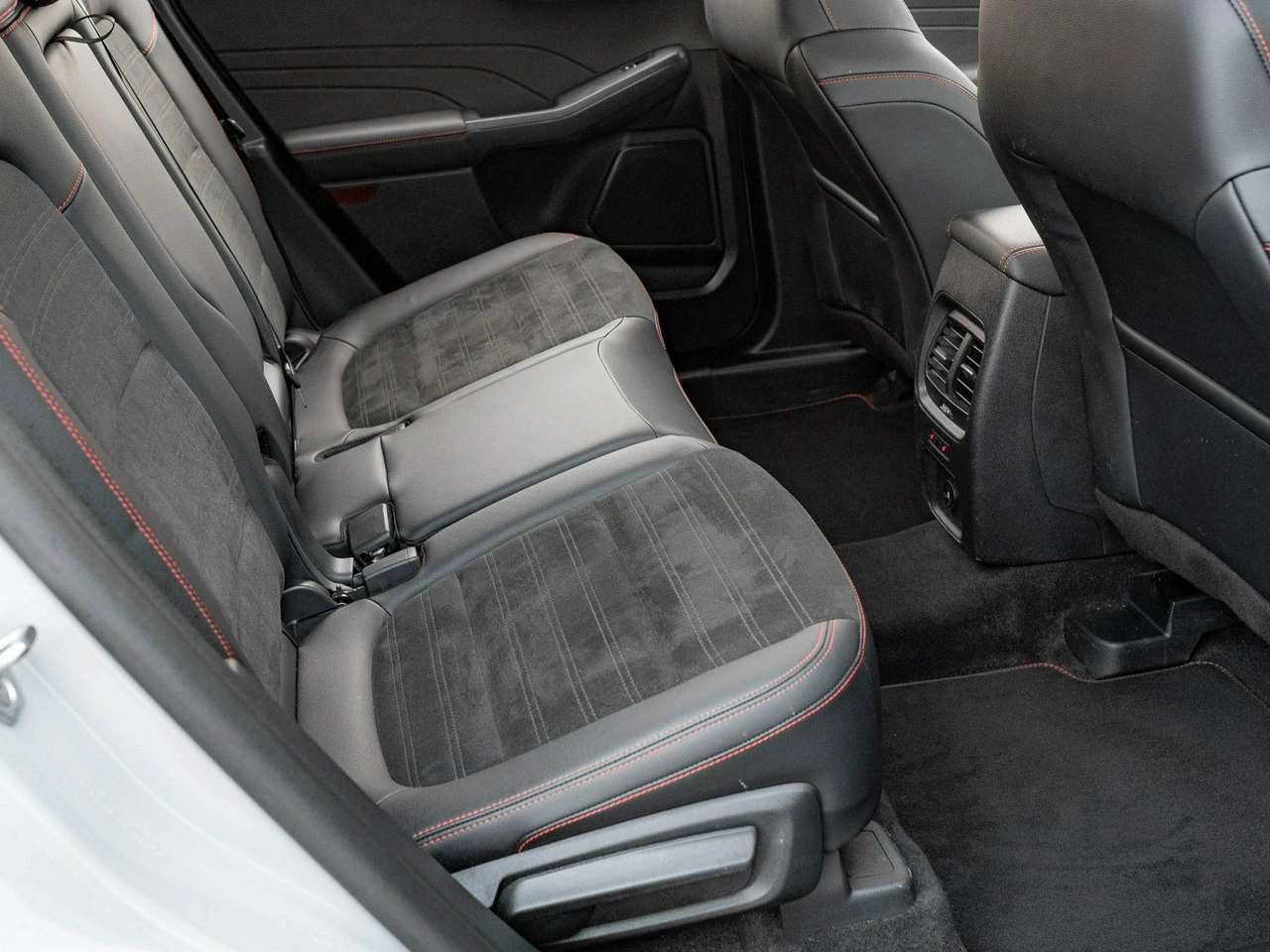 Ford Kuga - Zdjęcie 26