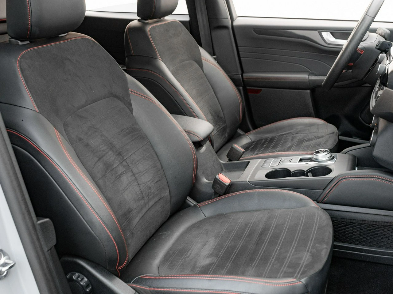 Ford Kuga - Zdjęcie 27