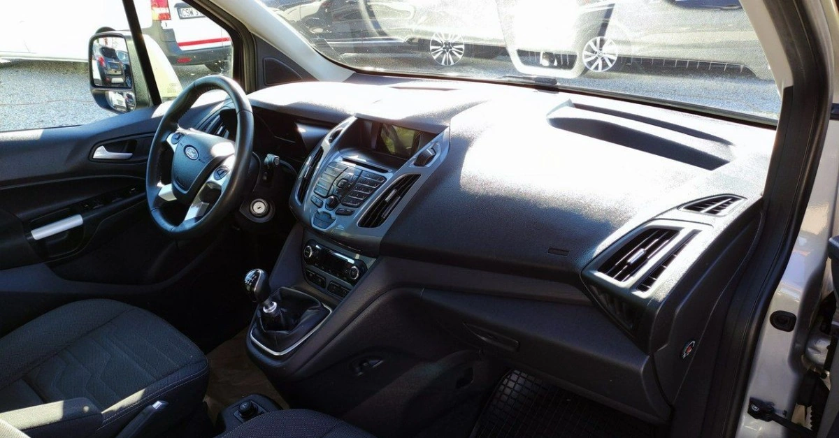 Ford Tourneo Connect - Zdjęcie 22