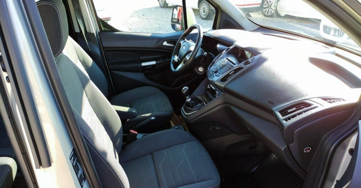 Ford Tourneo Connect - Zdjęcie 23