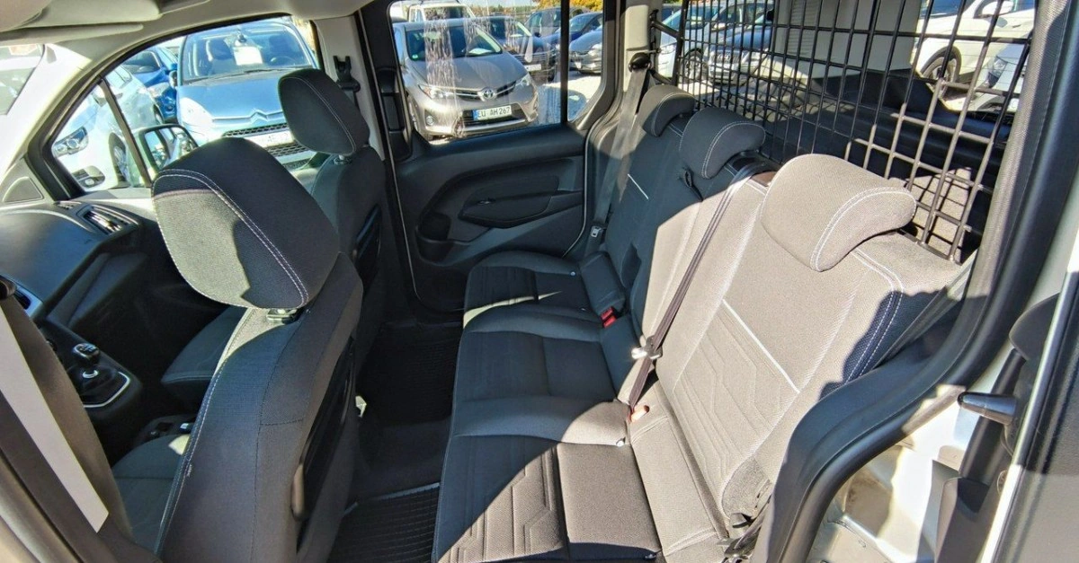 Ford Tourneo Connect - Zdjęcie 24