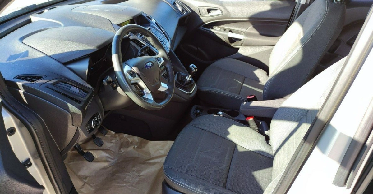 Ford Tourneo Connect - Zdjęcie 28