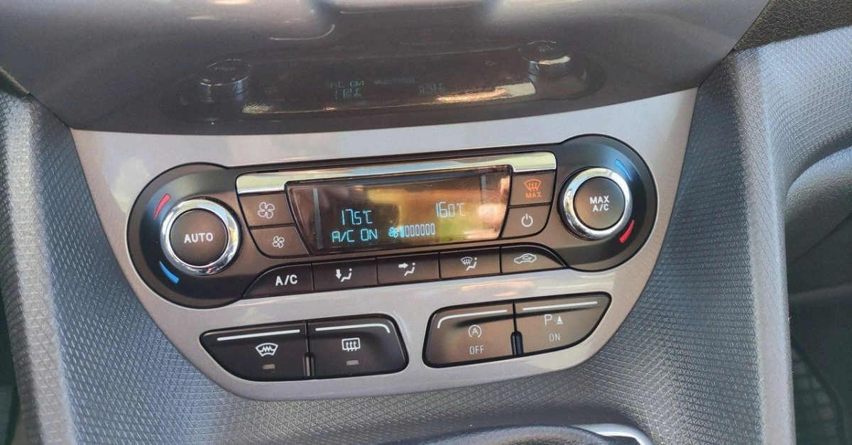 Ford Tourneo Connect - Zdjęcie 32