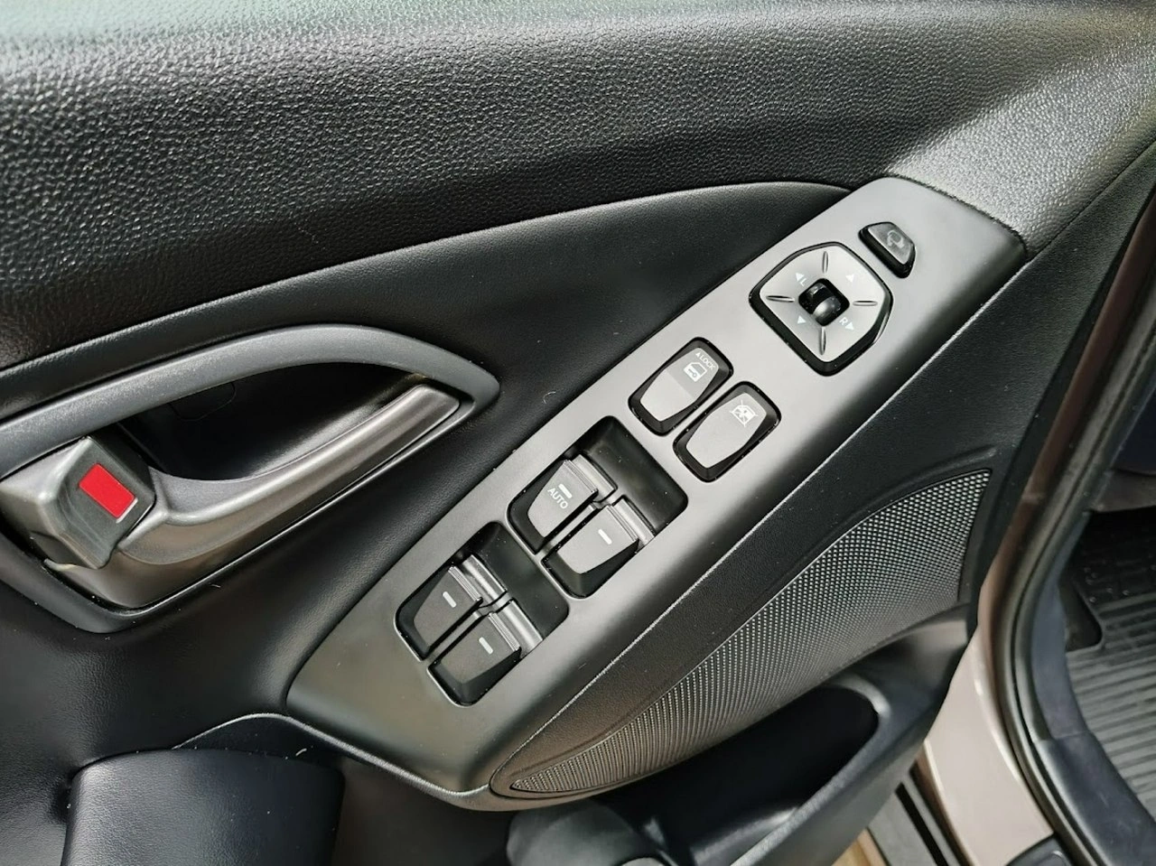 Hyundai ix35 - Zdjęcie 16