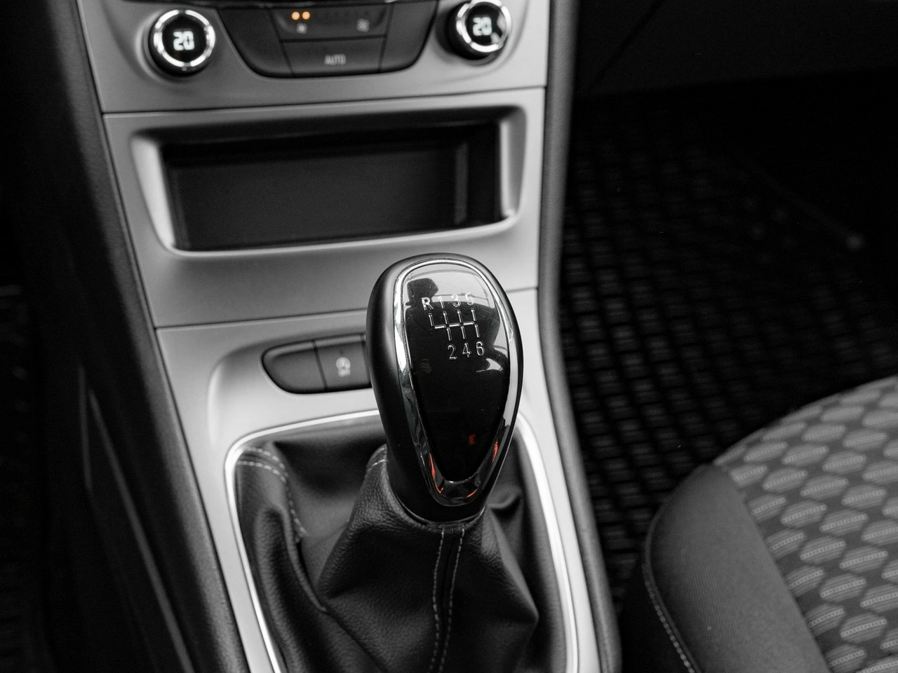 Opel Astra - Zdjęcie 17