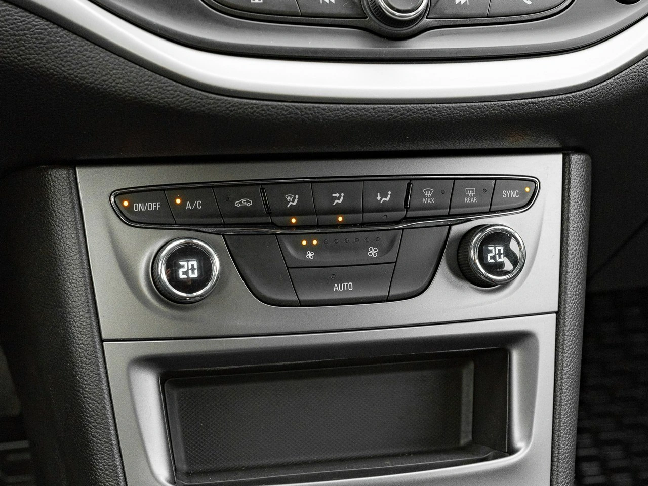 Opel Astra - Zdjęcie 18