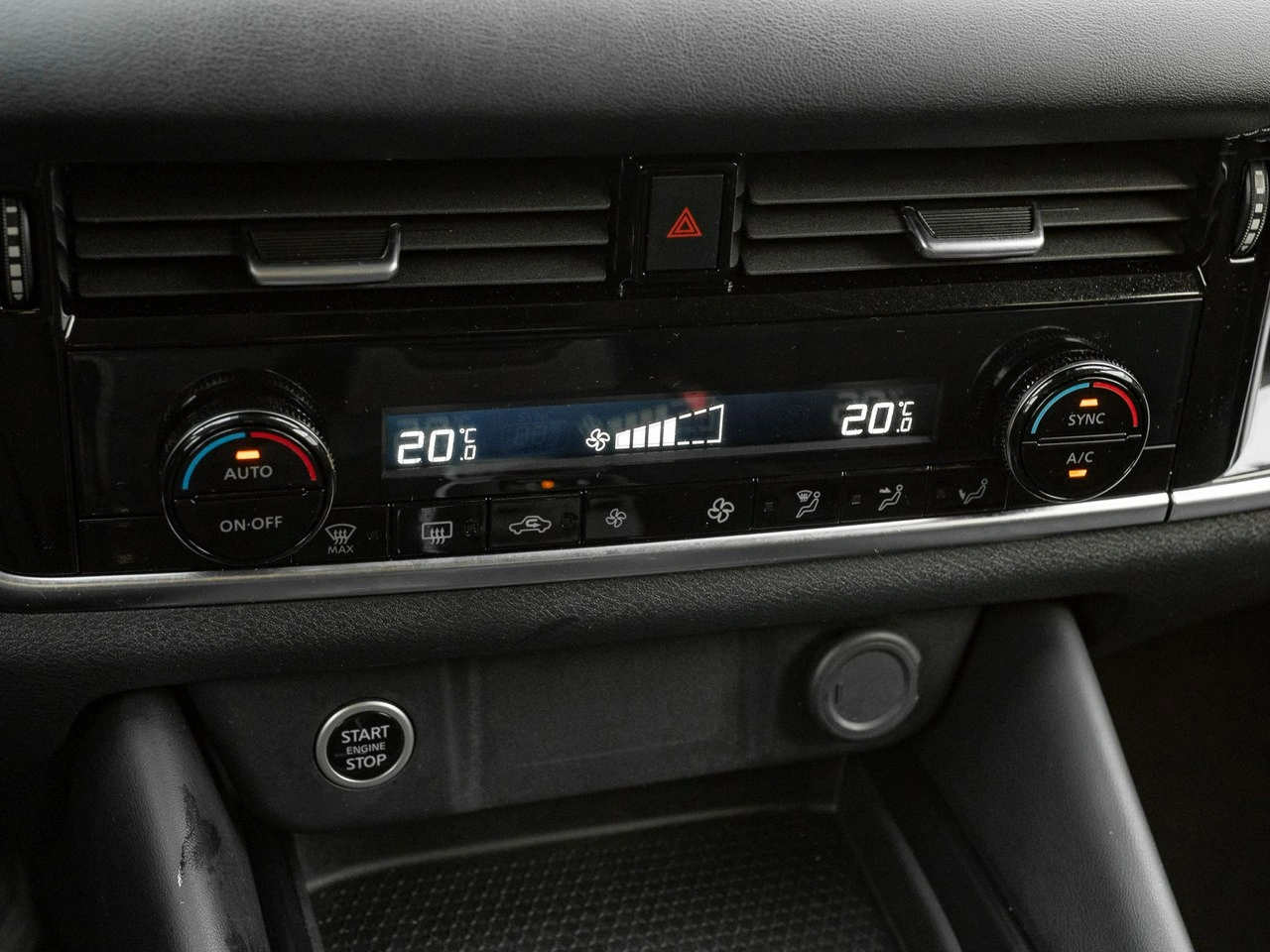 Nissan Qashqai - Zdjęcie 17