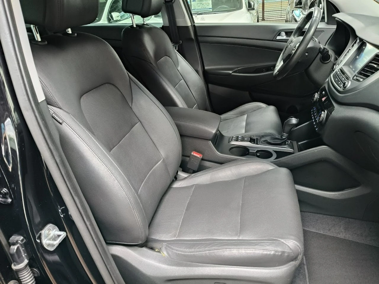 Hyundai Tucson - Zdjęcie 18