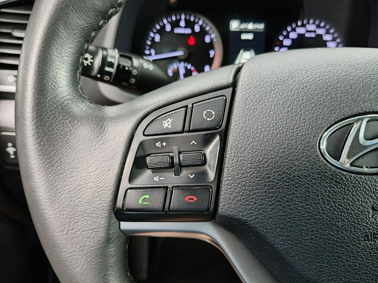 Hyundai Tucson - Zdjęcie 28