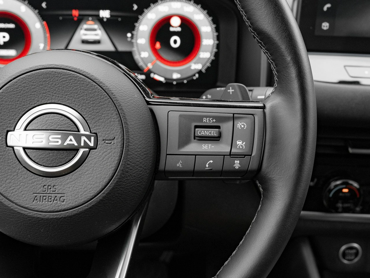 Nissan Qashqai - Zdjęcie 16