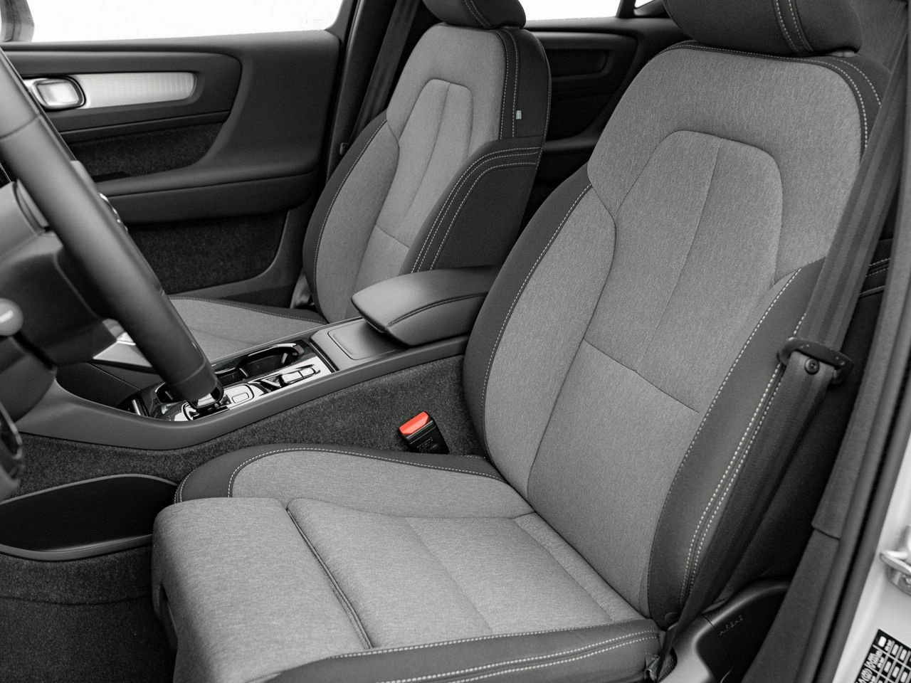 Volvo XC 40 - Zdjęcie 13