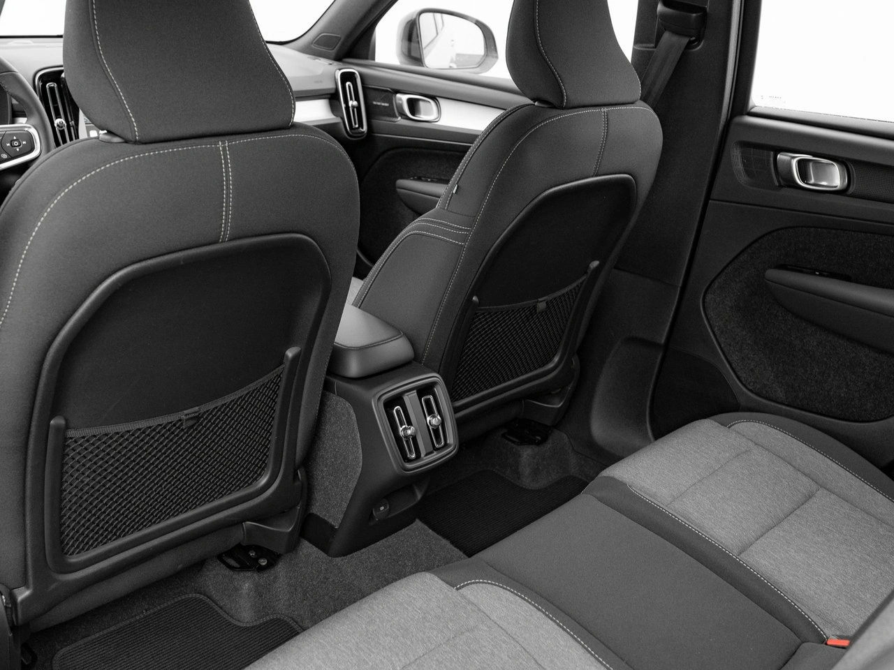 Volvo XC 40 - Zdjęcie 23