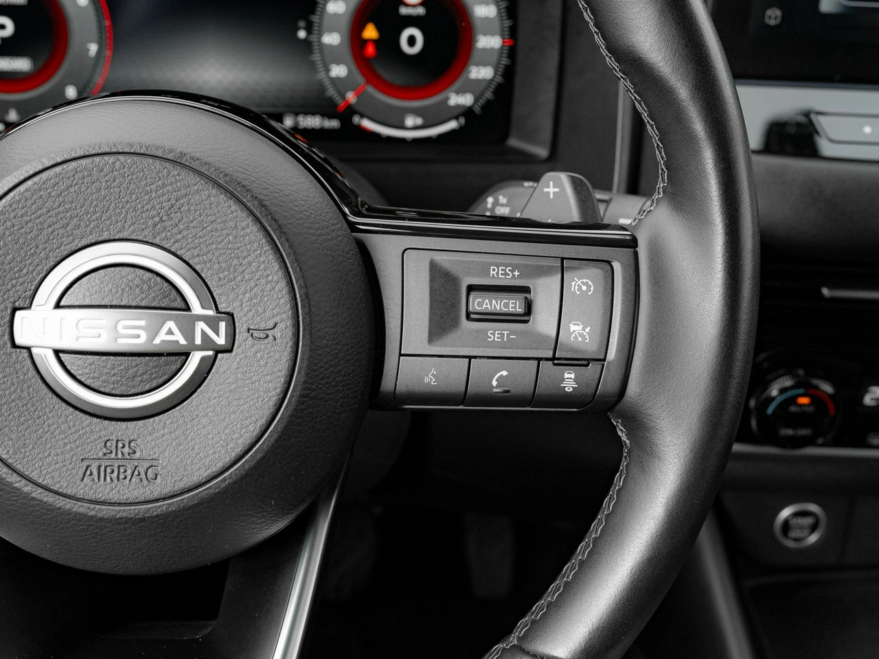 Nissan Qashqai - Zdjęcie 16