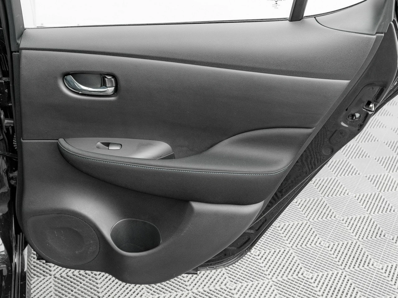 Nissan Leaf - Zdjęcie 25