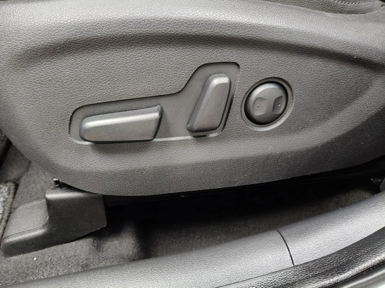 Hyundai Tucson - Zdjęcie 23