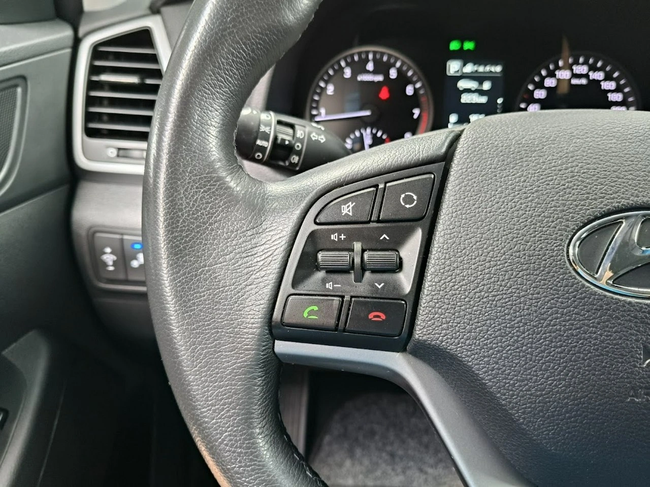 Hyundai Tucson - Zdjęcie 27